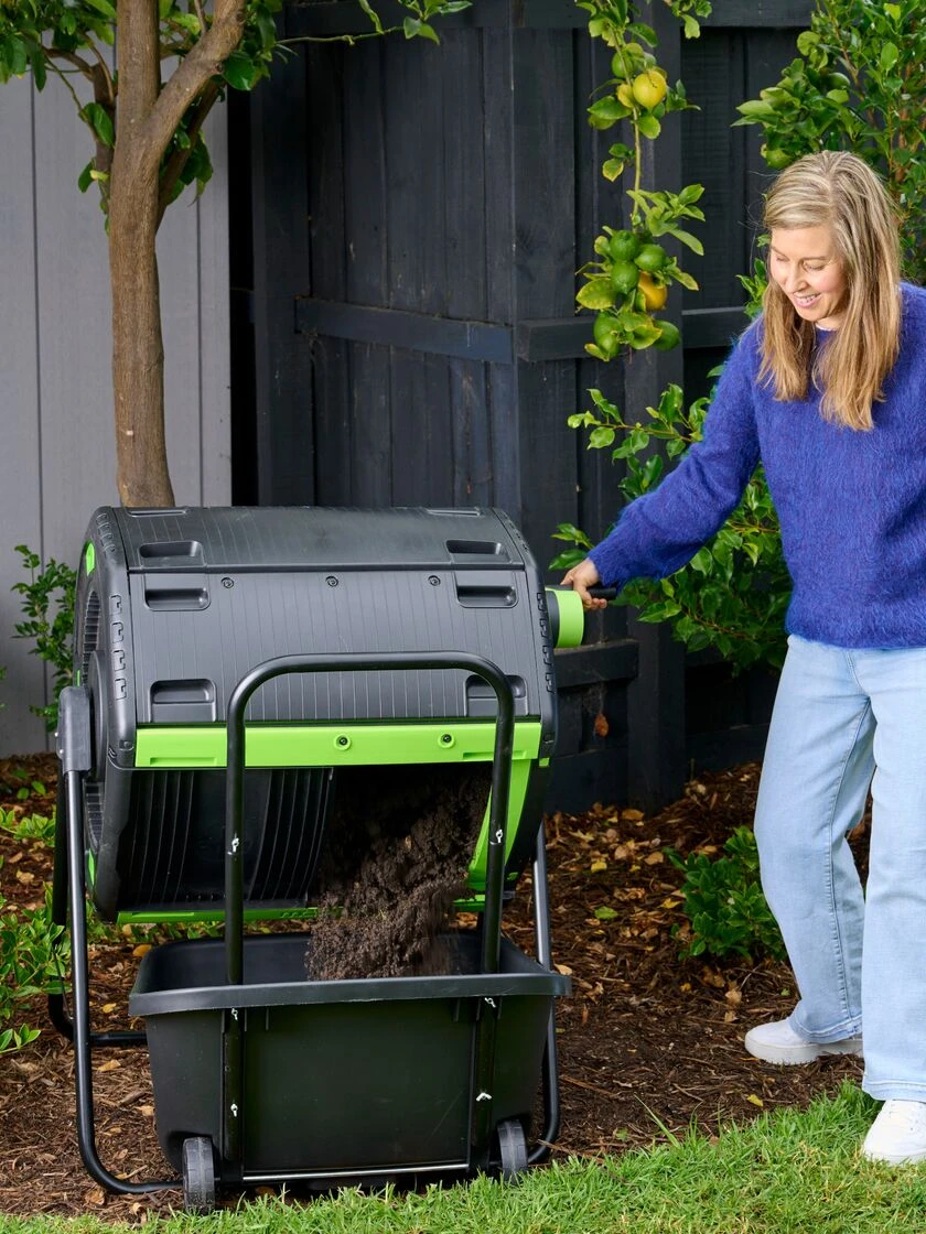 Maze 48 Gallon Compost Tumbler With Cart 5 Maze 48 Gallon Compost Tumbler With Cart - Image 3