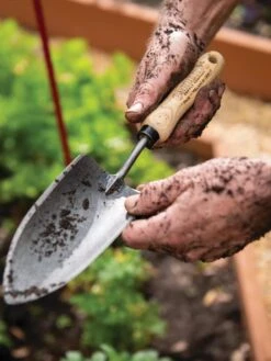 Gardener's Lifetime Trowel -GardenJoy Shop 8586972 3242 tif